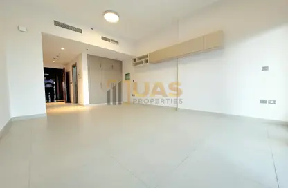 Apartment - 1 Bathroom for rent in Al Waleed Garden 2 - Al Waleed Garden - Al Jaddaf - Dubai