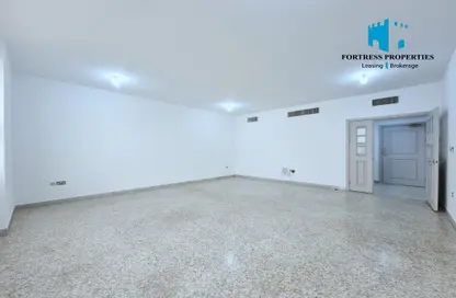 Apartment - 3 Bedrooms - 3 Bathrooms for rent in Al Ghaith Tower - Hamdan Street - Abu Dhabi