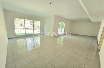 Villa - 3 Bedrooms - 4 Bathrooms for rent in Umm Suqeim 2 Villas - Umm Suqeim 2 - Umm Suqeim - Dubai