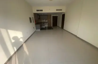 Apartment - 1 Bathroom for rent in Al Shaiba Building - Dubai Outsource Zone - Dubai