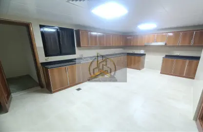 Apartment - 3 Bedrooms - 4 Bathrooms for rent in Khalifa Street - Abu Dhabi