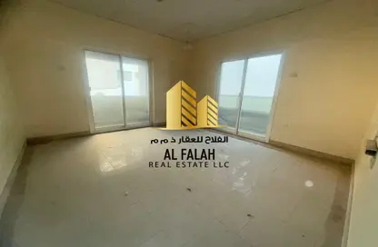 Apartment - 2 Bedrooms - 1 Bathroom for rent in Rolla Square - Rolla Area - Sharjah