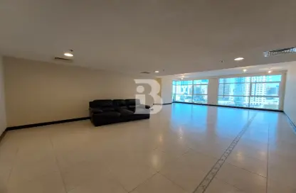 Apartment - 4 Bedrooms - 5 Bathrooms for rent in Baynuna Tower 2 - Corniche Road - Abu Dhabi