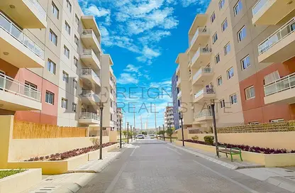 Apartment - 3 Bedrooms - 4 Bathrooms for sale in Tower 30 - Al Reef Downtown - Al Reef - Abu Dhabi