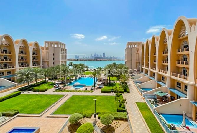 Apartment - 3 Bedrooms - 5 Bathrooms for rent in Sarai Apartments - Palm Jumeirah - Dubai