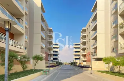 Apartment - 3 Bedrooms - 4 Bathrooms for sale in Tower 30 - Al Reef Downtown - Al Reef - Abu Dhabi