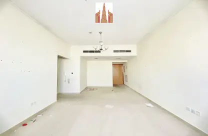 Apartment - 3 Bedrooms - 3 Bathrooms for rent in Muwaileh 29 Building - Muwaileh - Sharjah