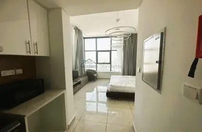 Apartment - 1 Bathroom for rent in The Square Tower - Jumeirah Village Circle - Dubai