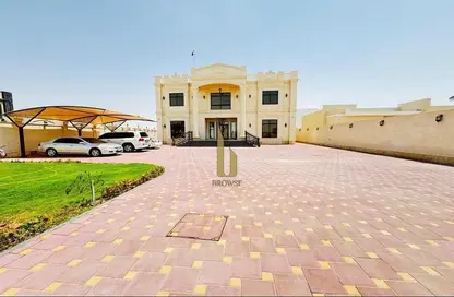 Villa - 5 Bedrooms - 5 Bathrooms for rent in Al Aweer 1 - Al Aweer - Dubai