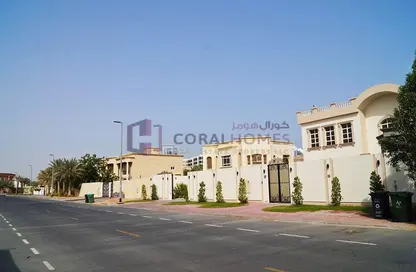 Villa - 5 Bedrooms - 4 Bathrooms for rent in Al Barsha 3 - Al Barsha - Dubai