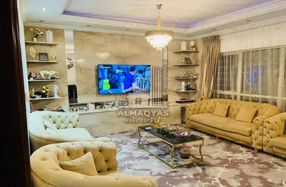 Apartment - 4 Bedrooms - 4 Bathrooms for sale in Al Taawun - Sharjah