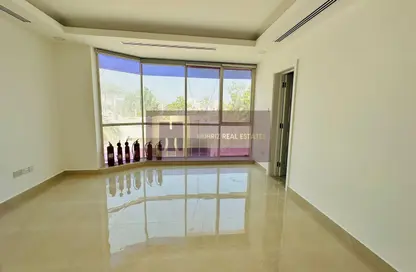 Villa - Studio - 5 Bathrooms for rent in Jumeirah - Dubai