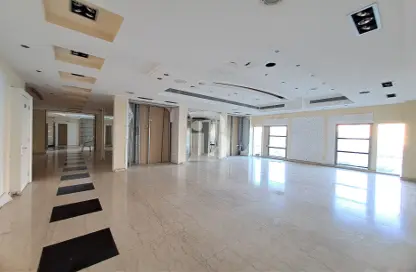 Retail - Studio for rent in Baynuna Tower 2 - Corniche Road - Abu Dhabi