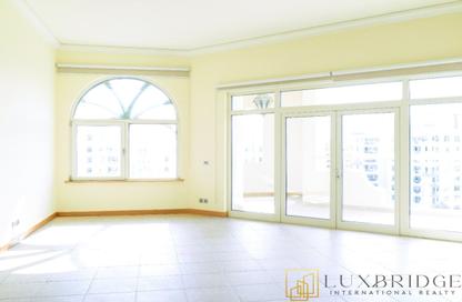 Apartment - 3 Bedrooms - 4 Bathrooms for sale in Jash Falqa - Shoreline Apartments - Palm Jumeirah - Dubai