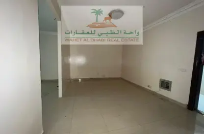 Apartment - 1 Bathroom for rent in Al Wafaa building - Al Majaz 2 - Al Majaz - Sharjah