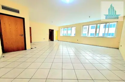 Apartment - 3 Bedrooms - 4 Bathrooms for rent in Al Khalidiya - Abu Dhabi