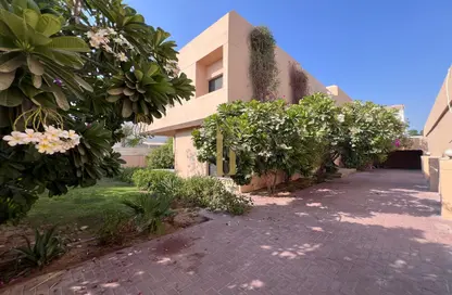 Villa - 4 Bedrooms - 4 Bathrooms for rent in Umm Suqeim 1 Villas - Umm Suqeim 1 - Umm Suqeim - Dubai