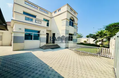 Villa - 4 Bedrooms - 7 Bathrooms for rent in Al Muhaisnah - Dubai