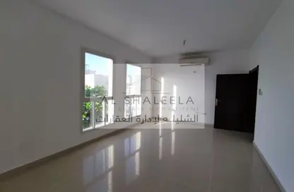Empty Room image for: Apartment - 4 Bedrooms - 4 Bathrooms for rent in Al Maqtaa Tower 1 - Hadbat Al Zafranah - Muroor Area - Abu Dhabi, Image 1