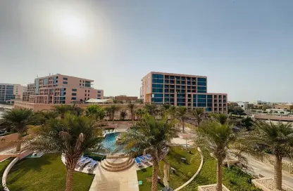 Apartment - 1 Bedroom - 2 Bathrooms for sale in Fairmont Marina Residences - The Marina - Abu Dhabi