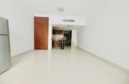 Apartment - 1 Bathroom for rent in Dubai Silicon Oasis - Dubai