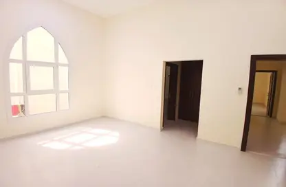 Villa - 5 Bedrooms for rent in Baniyas East - Baniyas - Abu Dhabi