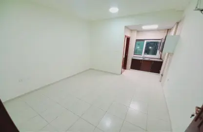 Apartment - 1 Bathroom for rent in Fire Station Road - Muwaileh - Sharjah