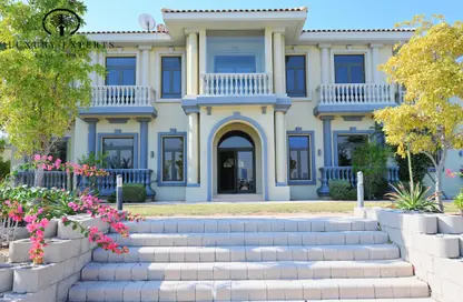 Villa - 6 Bedrooms - 6 Bathrooms for rent in Signature Villas Frond D - Signature Villas - Palm Jumeirah - Dubai