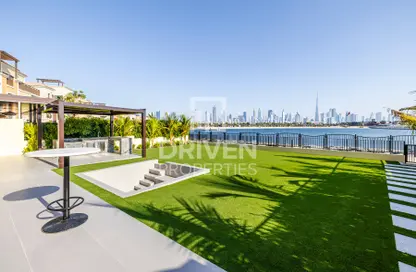 Villa - 5 Bedrooms for sale in Sur La Mer - La Mer - Jumeirah - Dubai