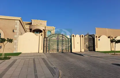 Apartment - 1 Bathroom for rent in Mohamed Bin Zayed Centre - Mohamed Bin Zayed City - Abu Dhabi