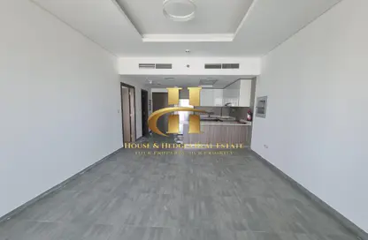 Apartment - 1 Bedroom - 2 Bathrooms for rent in Alpha Green Tower - Jumeirah Village Circle - Dubai