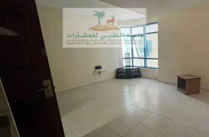 Apartment - 1 Bathroom for rent in Zayd Bin Aslam Street - Abu shagara - Sharjah