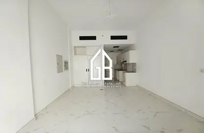 Apartment - 1 Bathroom for rent in Al Warsan 4 - Al Warsan - Dubai