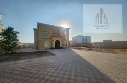 Villa - 5 Bedrooms - 6 Bathrooms for rent in Al Aweer 1 - Al Aweer - Dubai