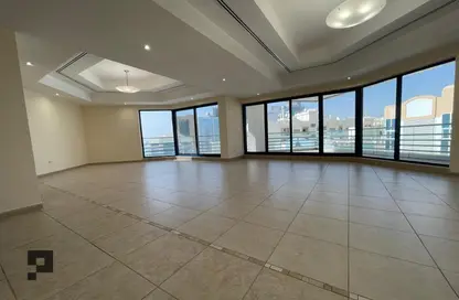 Apartment - 3 Bedrooms - 5 Bathrooms for rent in Al Majaz Tower - Al Majaz - Sharjah