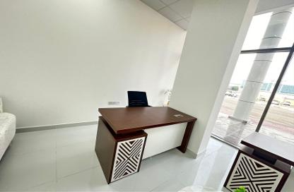 Office Space - Studio - 1 Bathroom for rent in Red Avenue - Al Garhoud - Dubai