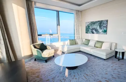 Apartment - 1 Bedroom - 2 Bathrooms for sale in The Palm Tower - Palm Jumeirah - Dubai