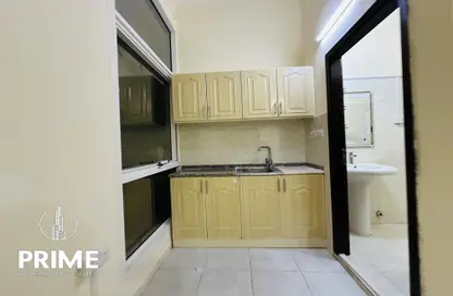 Apartment - Studio - 1 Bathroom for rent in Al Khalidiya - Abu Dhabi