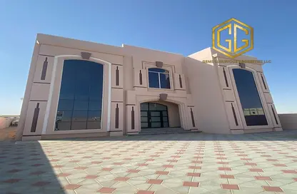 Villa - 5 Bedrooms - 6 Bathrooms for rent in Al Aweer 1 - Al Aweer - Dubai