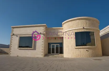 Villa - 5 Bedrooms - 5 Bathrooms for rent in Al Riffa - Ras Al Khaimah