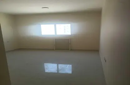 Apartment - 1 Bedroom - 2 Bathrooms for rent in Corniche Tower - Ajman Corniche Road - Ajman