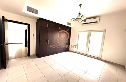 Villa - 5 Bedrooms - 6 Bathrooms for rent in The Centro - The Villa - Dubai