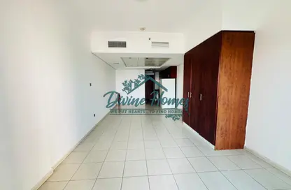 Apartment - 1 Bathroom for rent in Lake View Tower - JLT Cluster B - Jumeirah Lake Towers - Dubai
