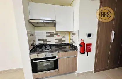 Apartment - 1 Bathroom for rent in Azizi Plaza - Al Furjan - Dubai