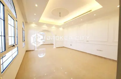 Villa - 4 Bedrooms - 6 Bathrooms for rent in Madinat Al Riyad - Abu Dhabi