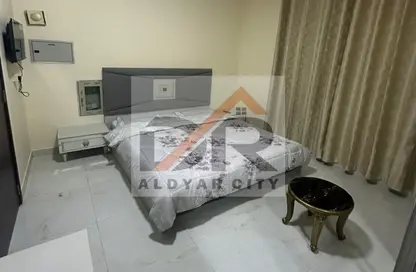 Apartment - 1 Bathroom for rent in Corniche Tower - Ajman Corniche Road - Ajman