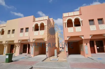 Villa - 2 Bedrooms - 3 Bathrooms for sale in Zone 7 - Hydra Village - Abu Dhabi