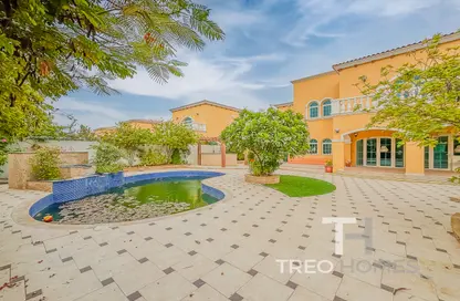 Villa - 5 Bedrooms - 6 Bathrooms for rent in Legacy - Jumeirah Park - Dubai