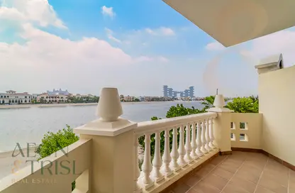 Villa - 4 Bedrooms - 5 Bathrooms for rent in Garden Homes Frond E - Garden Homes - Palm Jumeirah - Dubai