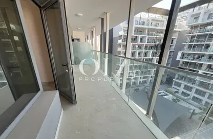 Apartment - 1 Bedroom - 2 Bathrooms for sale in Oasis Residences - Masdar City - Abu Dhabi